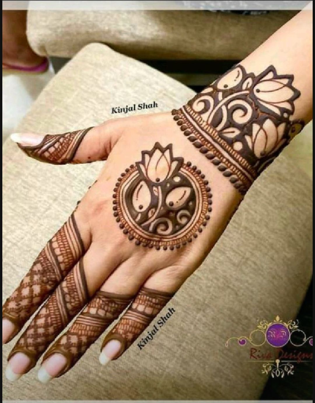 lotus mehndi design back hand