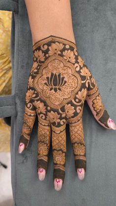 lotus mehndi design back hand