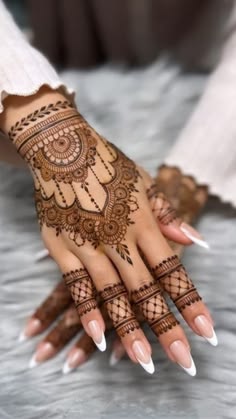 pakistani mehndi design back hand