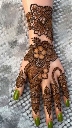 pakistani mehndi design back hand
