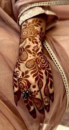 pakistani mehndi design back hand