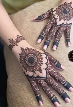 pakistani mehndi design back hand