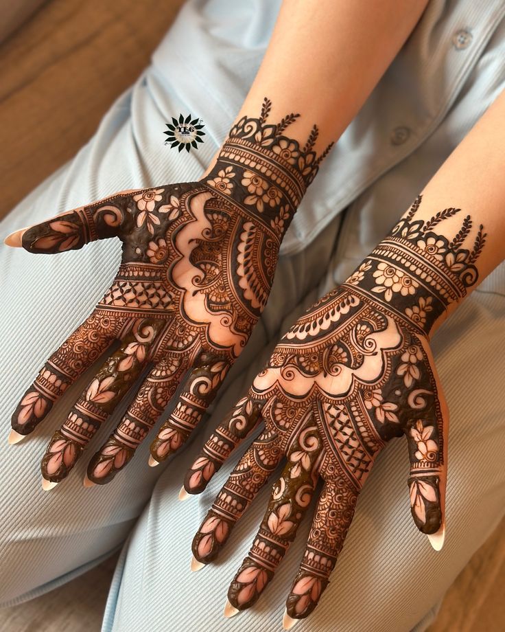 pakistani mehndi design back hand