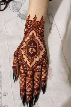 pakistani mehndi design back hand