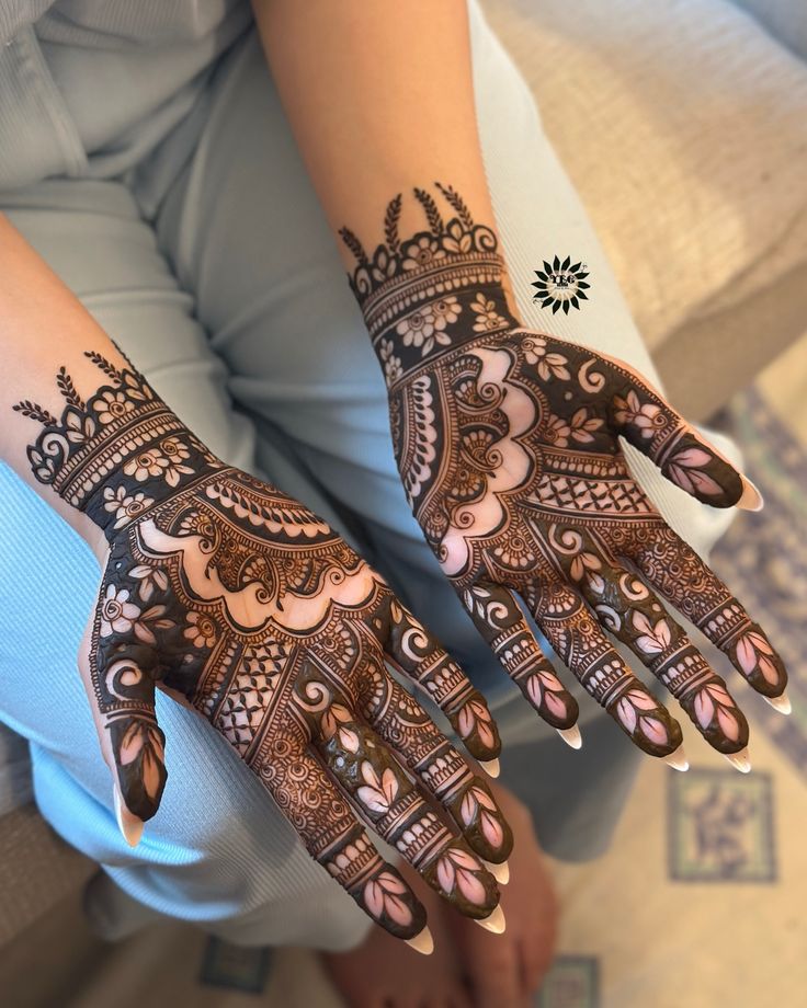 pakistani mehndi design back hand
