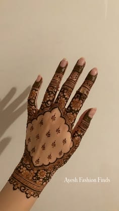 pakistani mehndi design back hand