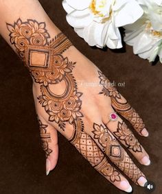 pakistani mehndi design back hand