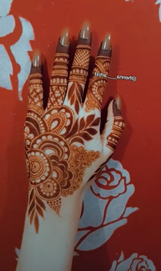 pakistani mehndi design back hand