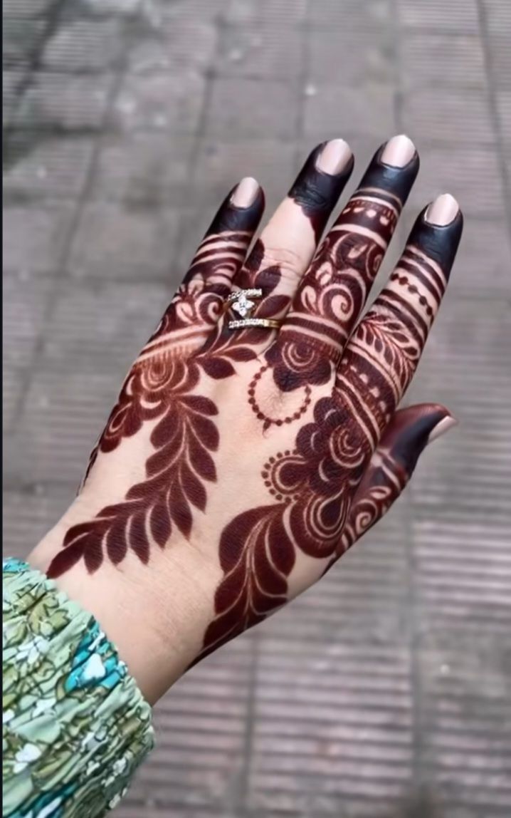 pakistani mehndi design back hand
