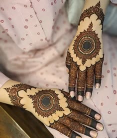 pakistani mehndi design back hand