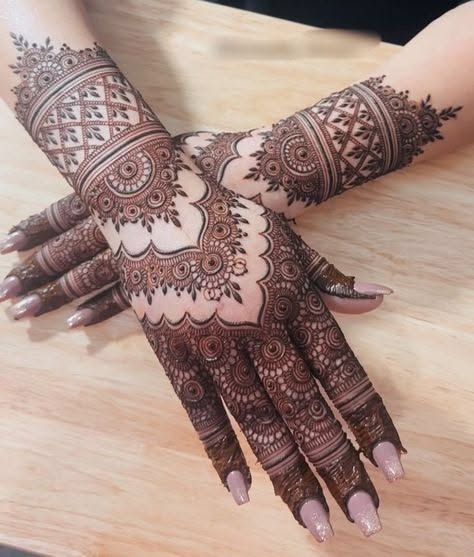 pakistani mehndi design back hand