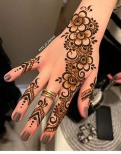 pakistani mehndi design back hand