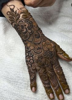 pakistani mehndi design back hand
