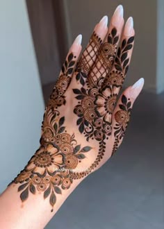 pakistani mehndi design back hand