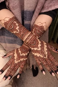 pakistani mehndi design back hand