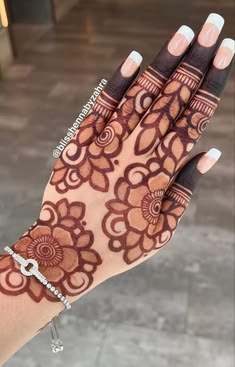 pakistani mehndi design back hand