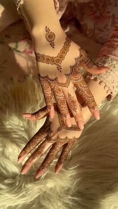 pakistani mehndi design back hand