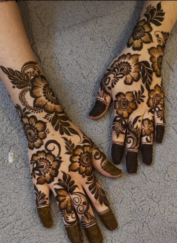 rose mehndi design back hand