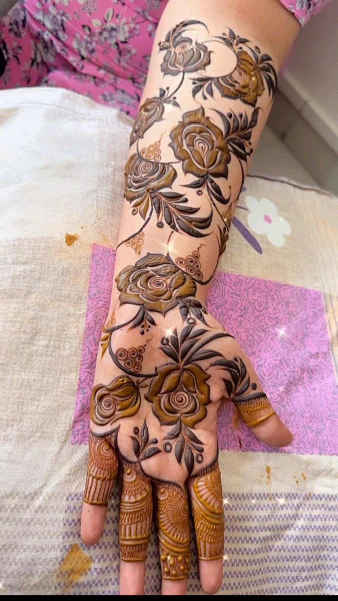 rose mehndi design back hand
