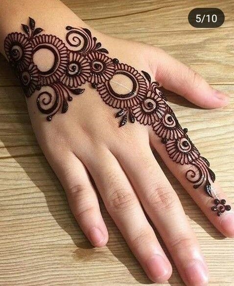 simple mehndi design back hand