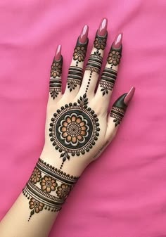 simple mehndi design back hand