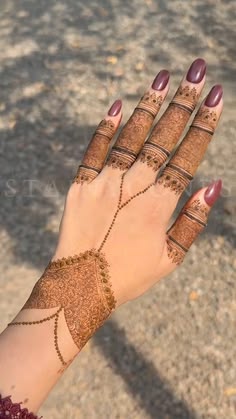 simple mehndi design back hand
