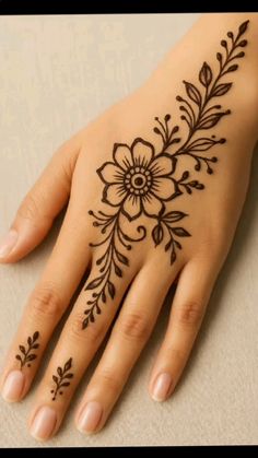 simple mehndi design back hand