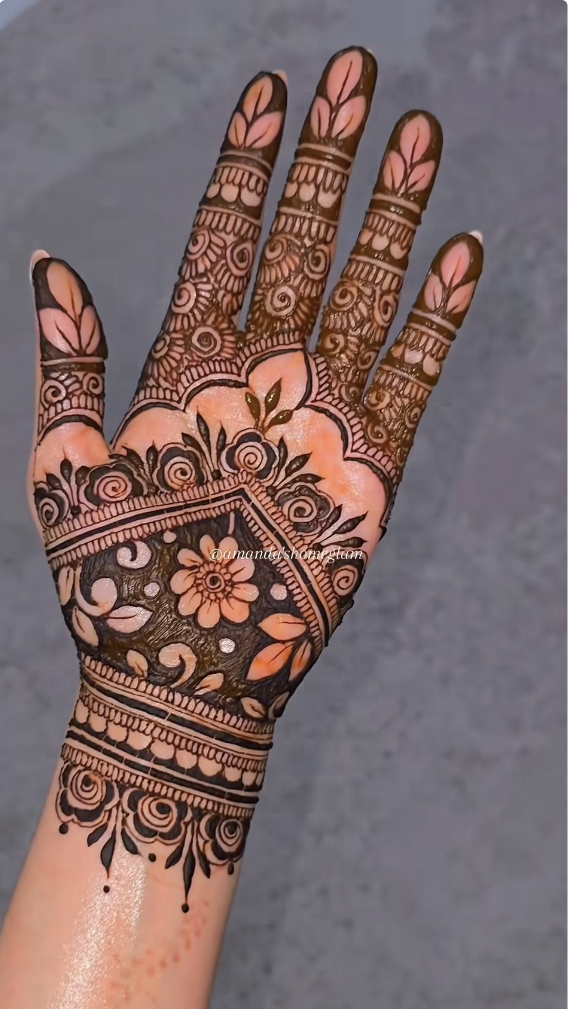simple mehndi design photo front hand