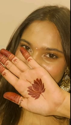 simple mehndi design photo front hand