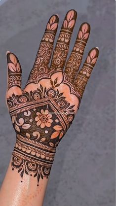 simple mehndi design photo front hand