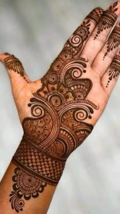 simple mehndi design photo front hand