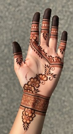 simple mehndi design photo front hand