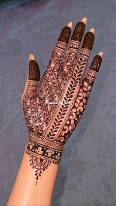 simple mehndi design photo front hand