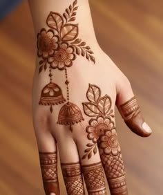 simple mehndi design photo front hand