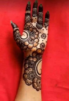 simple mehndi design photo front hand