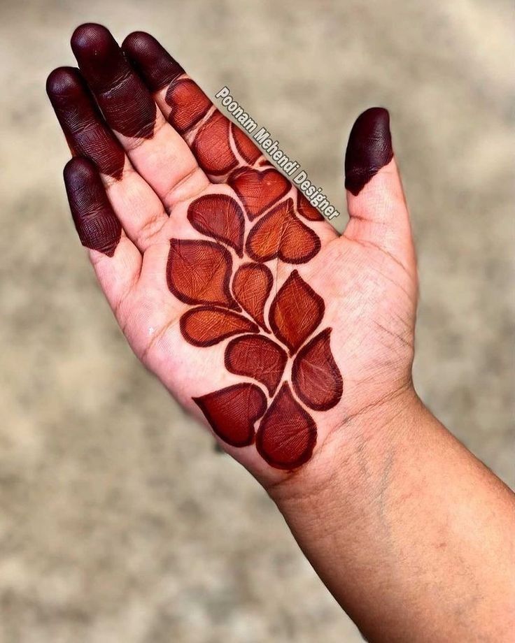 simple mehndi design photo front hand
