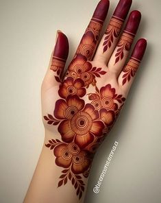 stylish simple mehndi design