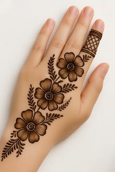 stylish simple mehndi design