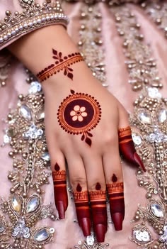 stylish simple mehndi design