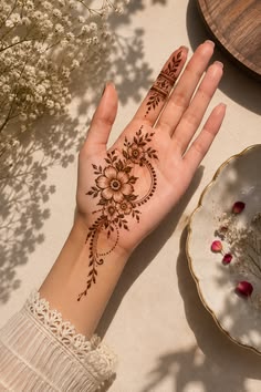 stylish simple mehndi design