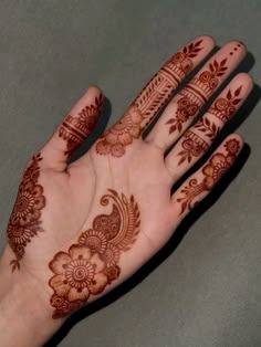 stylish simple mehndi design
