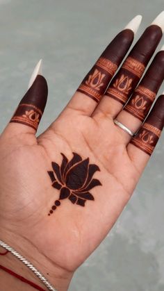stylish simple mehndi design