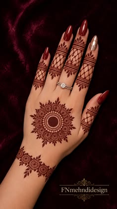 stylish simple mehndi design