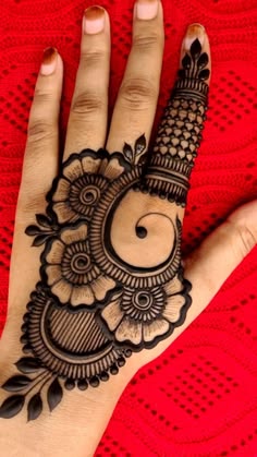 stylish simple mehndi design