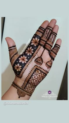 stylish simple mehndi design