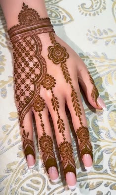 back hand arabic mehndi design