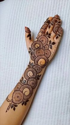 back hand arabic mehndi design