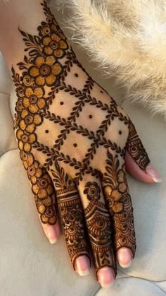 back hand arabic mehndi design