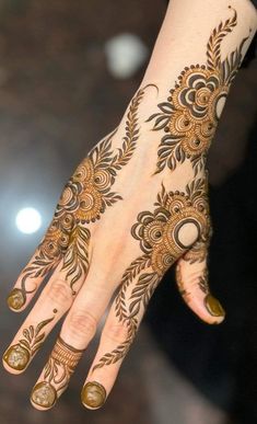 back hand arabic mehndi design