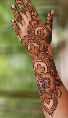 back hand arabic mehndi design